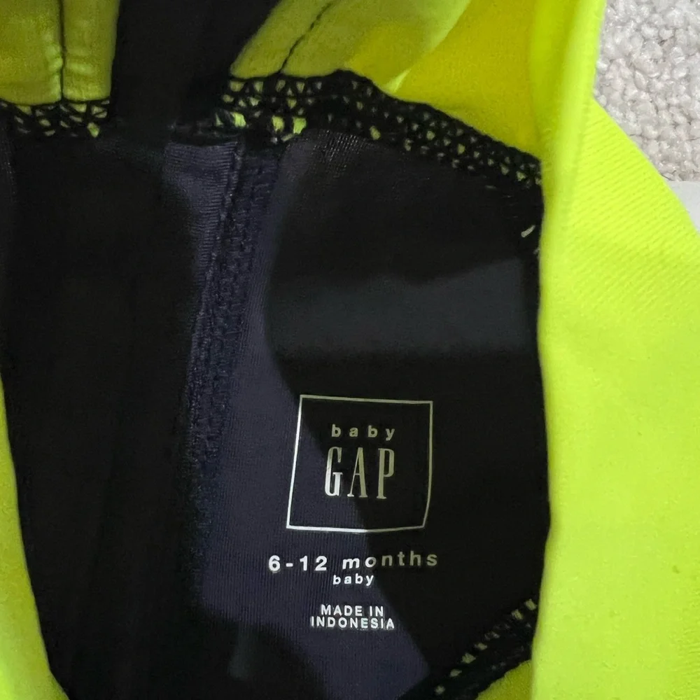 GAP Baby Rash Guard Swim Trunks Set - Picture 5 of 5